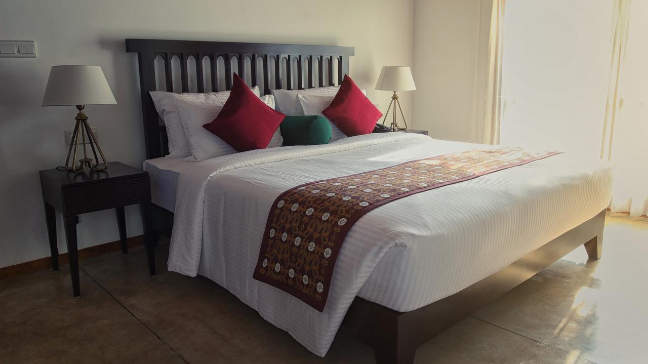 Kings Pavilion Luxury Hotel Канди Екстериор снимка