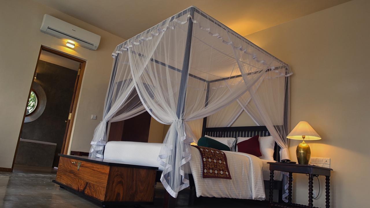 Kings Pavilion Luxury Hotel Канди Екстериор снимка