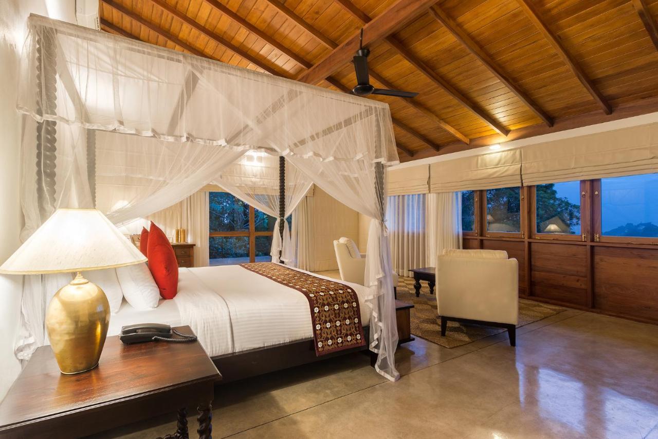 Kings Pavilion Luxury Hotel Канди Екстериор снимка