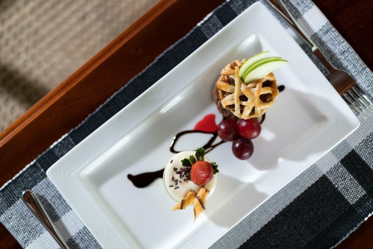 Kings Pavilion Luxury Hotel Канди Екстериор снимка
